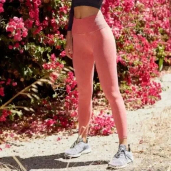 Free People Movement High-Rise 7/8 Good Karma Legging Pomelo‎ - Picture 2 of 5